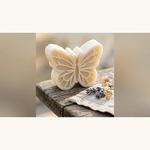 Jabón artesanal en forma de mariposa con esencia floral natural – DulNat Detalles